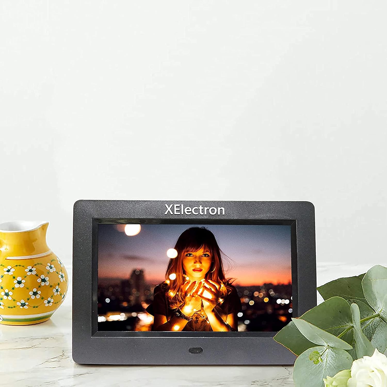 XElectron 7 Inch Digital Photo Frame with HD Display, 2GB RAM, 180° Wide Angle View feature 3